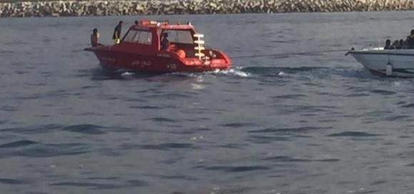 وحدة الانقاذ البحري تنتشل جثة شاب مقابل شاطئ حارة الناعمة