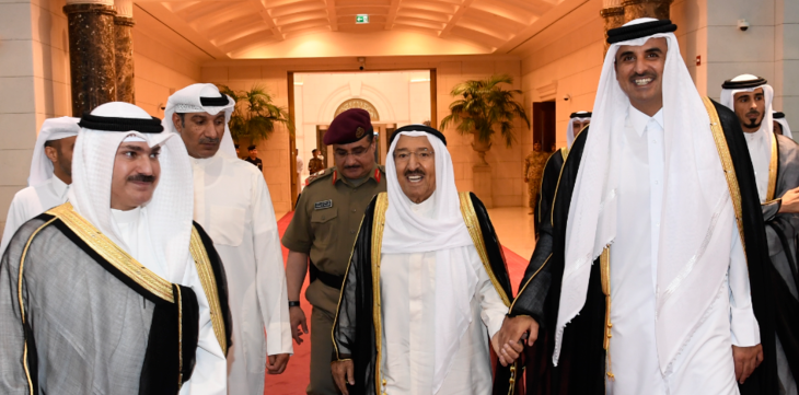 أمير قطر بحث مع أمير الكويت سبل تعزيز وتنمية مسيرة التعاون الثنائي