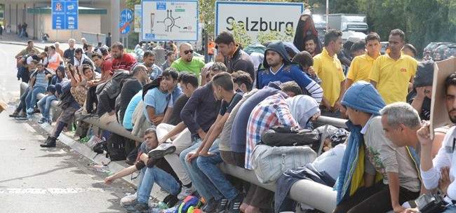 التايمز: ألمانيا تجبر كل لاجيء يعيش في البلاد على أداء الخدمة العامة