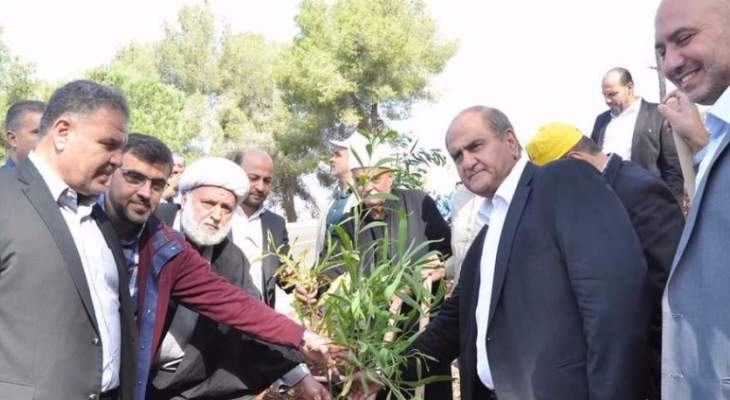 الخطيب يشارك في حملة زرع المليون شجرة من محيط النادي الشقيف في النبطية
