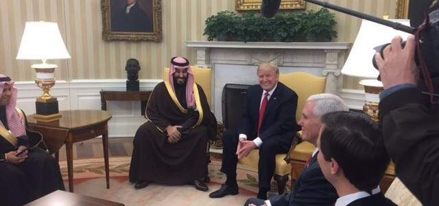 نيويورك تايمز: رئيس ينبطح أمام امير مجنون ترامب يتستر على الهمجية السعودية