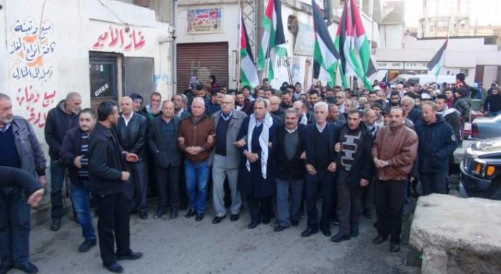 مسيرة للفصائل الفلسطينية في مخيم الجليل ببعلبك استنكارا لقرار ترامب