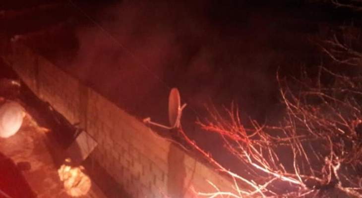 الدفاع المدني: إخماد حريق شب في 3 خيم للنازحين السوريين في الدلهمية