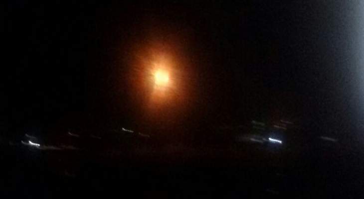 الجيش الاسرائيلي يطلق قنابل مضيئة فوق موقع الرادار شرقي بلدة شبعا