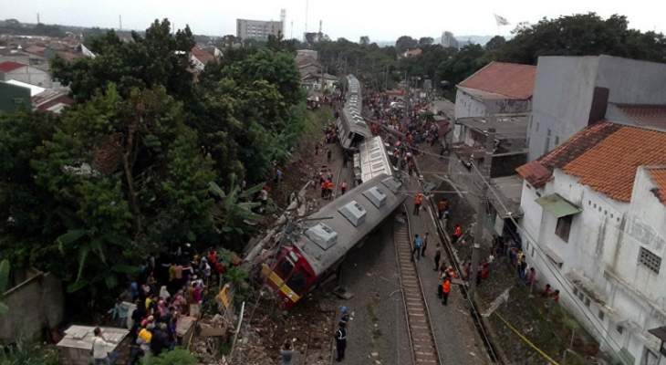 إصابة العشرات بعد خروج قطار عن مساره في إندونيسيا