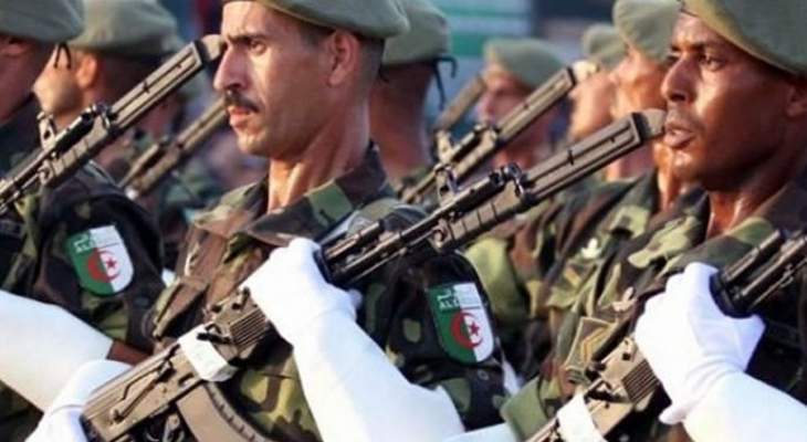 الجيش الجزائري قتل 3 إرهابيين وألقى القبض على 8 آخرين في أيلول