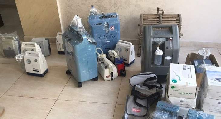 الجمارك تضبط مستودعا يحتوي آلات طبية مستعملة تم تهريبها إلى لبنان
