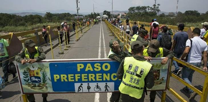 إدارة الهجرة بكولومبيا: المساعدات لفنزويلا ستنقلها سلسلة بشرية عبر الحدود