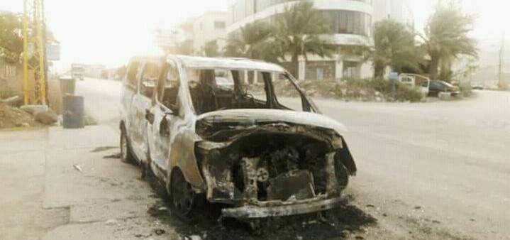 حريق بحافلة نقل ركاب في بلدة عين الزيت والاضرار مادية  