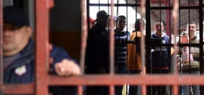 مقتل 9 سجناء وإصابة 14 وفرار 106 آخرين خلال أعمال شغب في سجن بالبرازيل