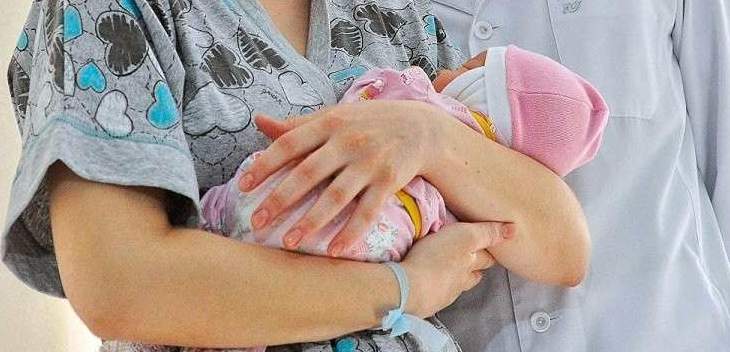 مستشفى يحتجز مولودا ويبتز الأهل بمبلغ هائل