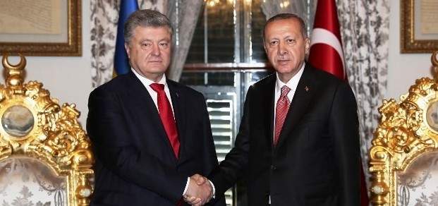 رئيس أوكرانيا: نعول على مساعدة تركيا بإعادة البنية التحتية في دونباس