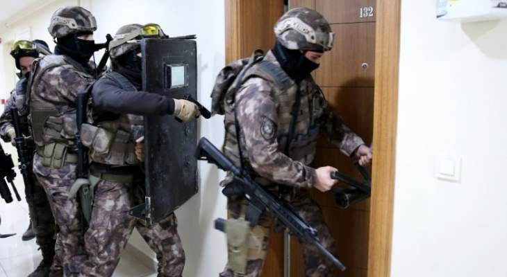 الأمن التركي ألقى القبض على أحد قادة منظمة إرهابية يسارية في إسطنبول