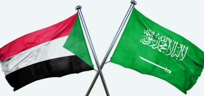 وزير الحج بالسعودية وجّه باستضافة المعتمرين السودانيين حتى عودة الرحلات لبلدهم