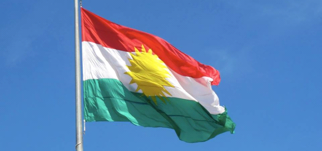 حزب الاتحاد الوطني الكردستاني ينزل علم الإقليم عن مقار له بكركوك