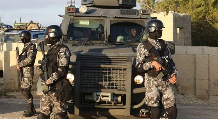 الأمن الأردني ضبط العديد من مروجي وحائزي المخدرات قرب الحدود السورية