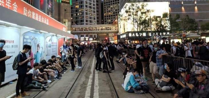 شرطة هونغ كونغ: إصابة 22 شرطيًا وتوقيف 11 متظاهراً في أعمال شغب