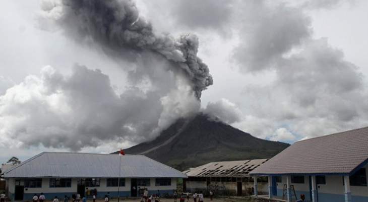 سلطات الصين علقت رحلاتها الجوية من جزيرة بالي بسبب الرماد البركاني