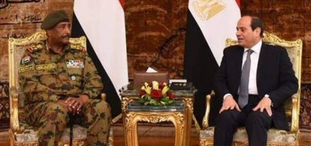 السيسي ورئيس المجلس العسكري السوداني يوقعان اتفاقية لضبط الحدود ومكافحة الإرهاب