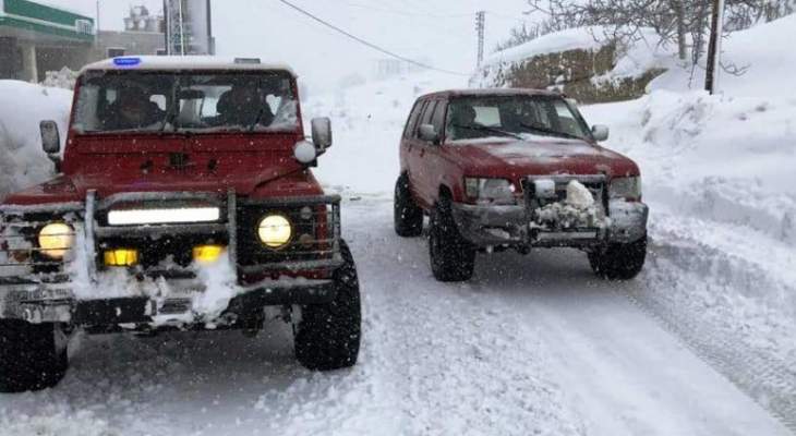 الدفاع المدني: سحب سبع شاحنات احتجزت على طريق ترشيش- زحلة بسبب الثلوج