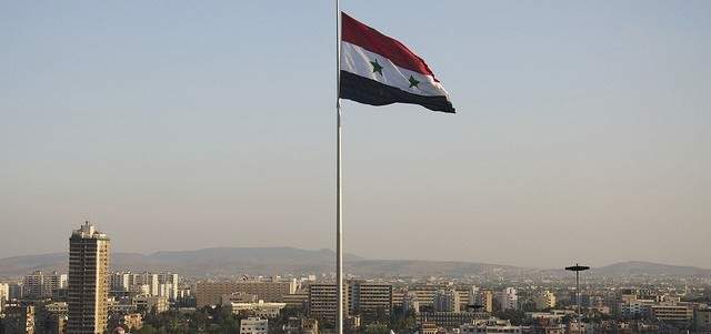 &quot;سانا&quot;:رفع العلم السوري في بلدة نصيب في ريف محافظة درعا الجنوبي الشرقي