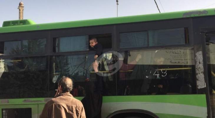 النشرة: الأمن العام أنجز ترتيبات خروج 30 نازحا سوريا من معبر القاع 