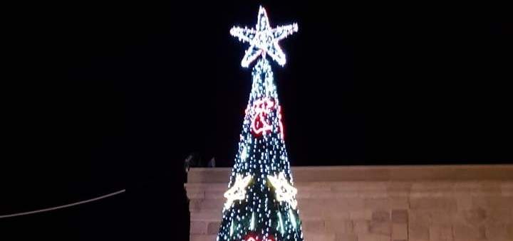 اضاءة شجرة الميلاد في بلدة البحيري في زغرتا