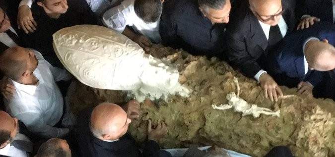 انطلاق موكب جثمان البطريرك صفير من مستشفى أوتيل ديو باتجاه بكركي