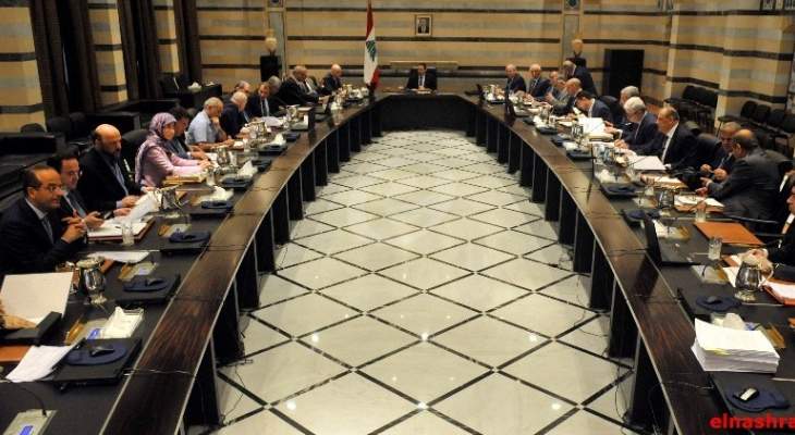 بدء جلسة مجلس الوزراء برئاسة الحريري في السراي الحكومي
