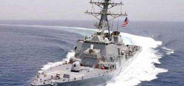 مدمرة أميركية ساعدت سفينة إيرانية بعدما هاجمها قراصنة قبالة سواحل اليمن