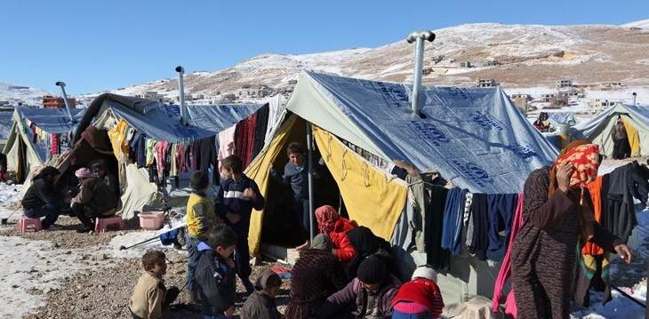 النشرة: توقيف عدد من السوريين بعملية دهم للجيش لمخيمات النازحين بعرسال