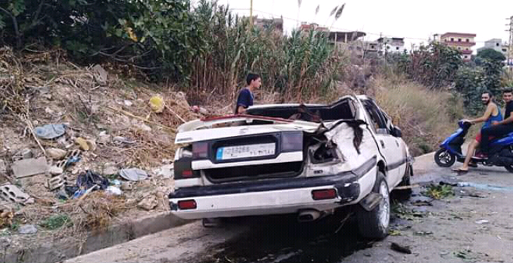 جريحان نتيجة انقلاب سيارة على طريق عام ببنين بالقرب من صالة الاندلس