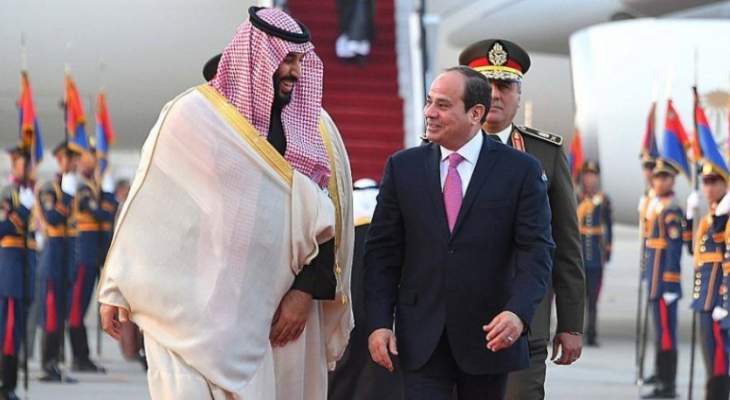 السيسي يستقبل ولي العهد السعودي في مطار القاهرة