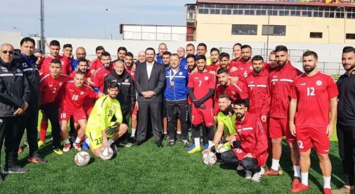 الحريري تفقد لاعبي منتخب لبنان لكرة القدم: كونوا يدا واحدة للفوز بالمباريات