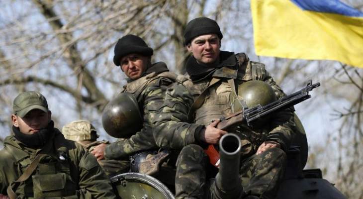 مقتل أربعة جنود أوكرانيين في شرق البلاد عشية انتخابات للإنفصاليين