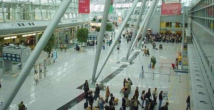 سلطات ألمانيا فتشت حقائب مسافرين قادمين من إسطنبول باستخدم كلاب بوليسية