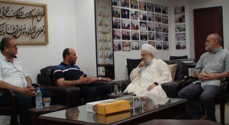 الشيخ ماهر حمود التقى وفدا من حركة حماس في مكتبه في صيدا  
