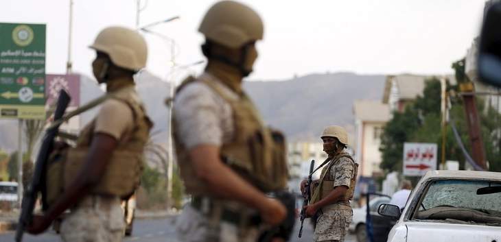 سبوتنيك: إصابة نائب مدير أمن محافظة عدن ومقتل مرافقه بتفجير انتحاري