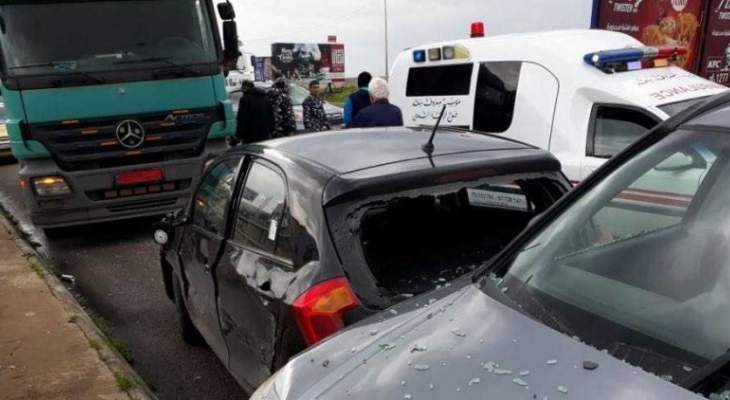 النشرة:  4 جرحى في حادث سير بين شاحنة وسيارة في الرميلة شمال صيدا