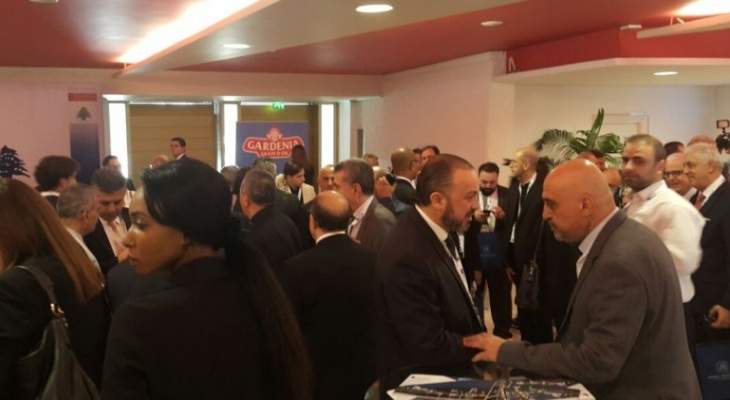النشرة: وصول المشاركين إلى قاعة مؤتمر الطاقة الاغترابية في ابيدجان 