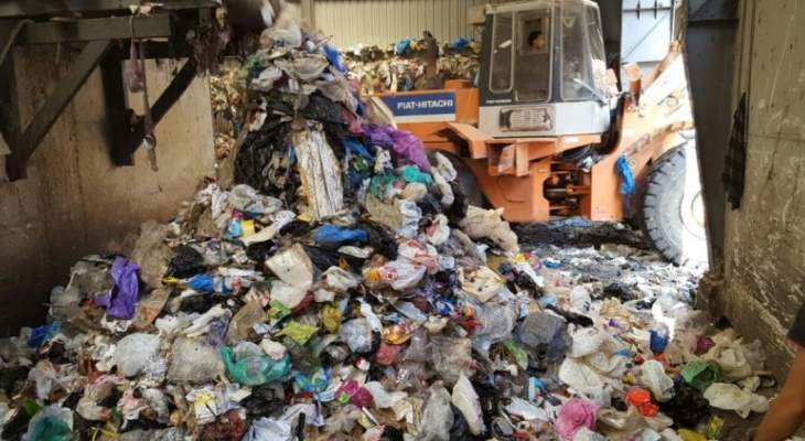 اقفال معمل لفرز النفايات الصحية بالعباسية - صور مخالف للشروط البيئية