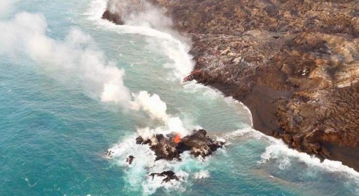 إصابة 22 شخصا إثر سقوط حمم بركانية على سفينة سياحية في هاواي