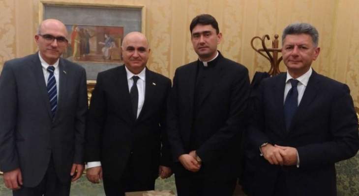 وفد من القوات زار الفاتيكان: متمسكون بصيغة العيش الواحد بين اللبنانيين