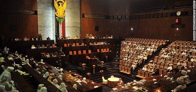 البرلمان السوداني مدّد حالة الطوارئ حتى حزيران المقبل في ولايتين