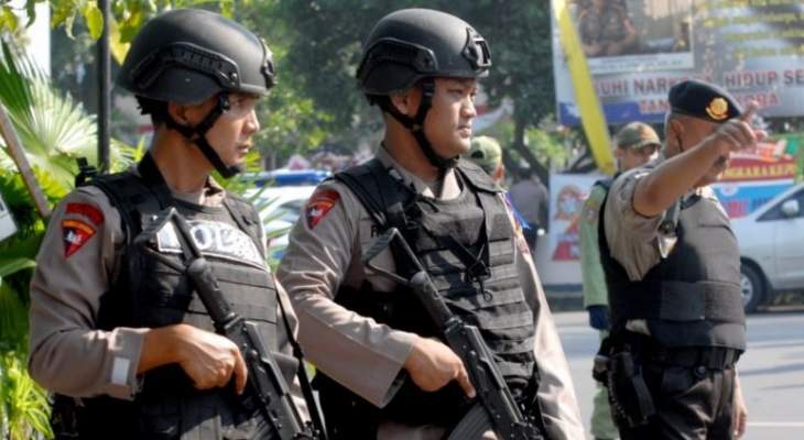شرطة إندونيسيا قتلت بالرصاص رجلين يشتبه بإحراقهما مركزا للشرطة