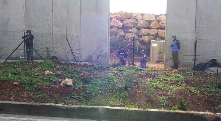 الجيش الاسرائيلي أزال الشريط الشائك في كفركلا والجيش اقفل الطريق وسير دوريات 