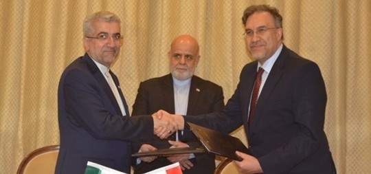 وزير الطاقة الإيراني ووزير الكهرباء العراقي وقعا مذكرة تفاهم حول التعاون بمجال الطاقة