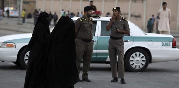 الداخلية السعودية تنفي صحة تقارير بشأن تطبيق &quot;لائحة الذوق العام&quot;