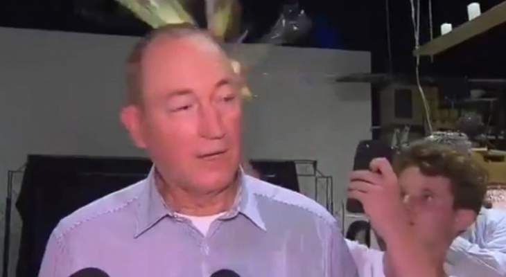 شاب كسر بيضة برأس سيناتور أسترالي هاجم المسلمين بعد مجزرة نيوزيلندا
