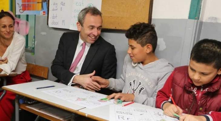 سفير بريطانيا: 5 ملايين جنيه إسترليني إضافية لليونيسيف دعما لبرنامج التعليم الغير رسمي